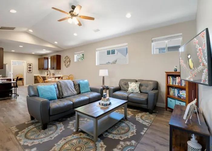 Modern Midtown Close To Downtown Flagstaff